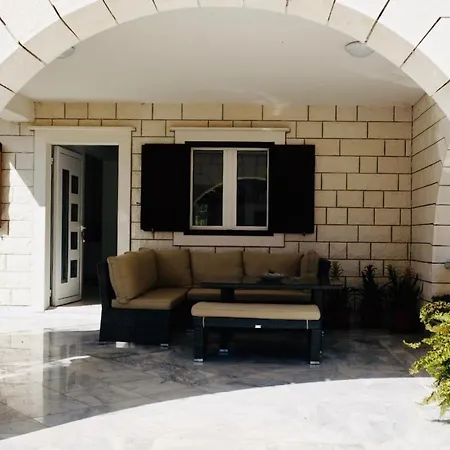 Tonika Apartman Povlja