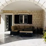 Tonika Daire Povlja (Brac)